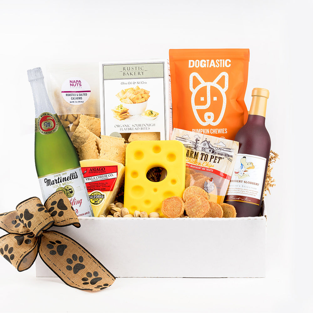 sparkling cider version of this gift vine to canine buddies by lucca gift box